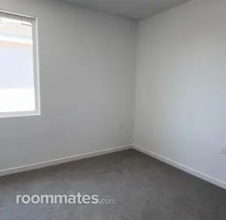 Room for rent in Clovis, CA $1350, house