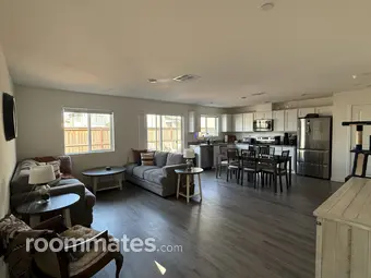 Room for rent in Roseville, CA $600, house