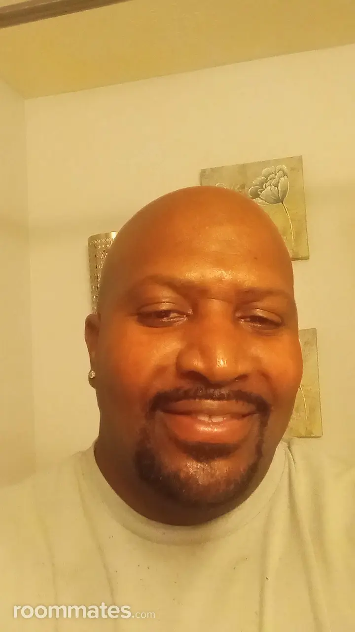 Profile photo 12 of 14