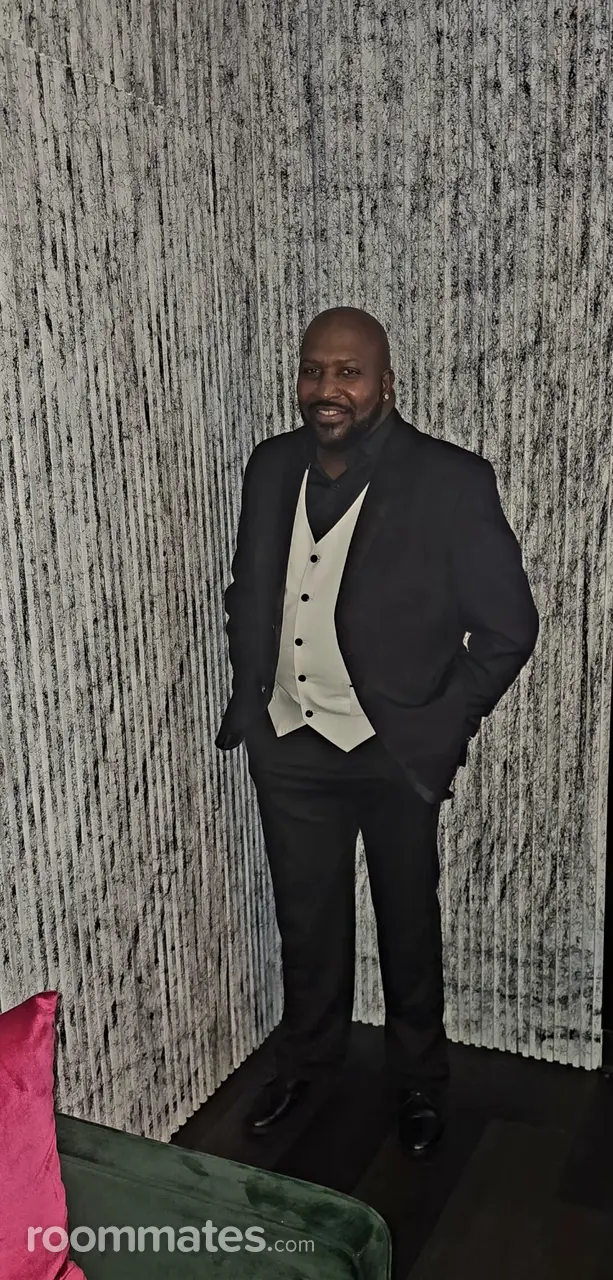 Profile photo 10 of 14