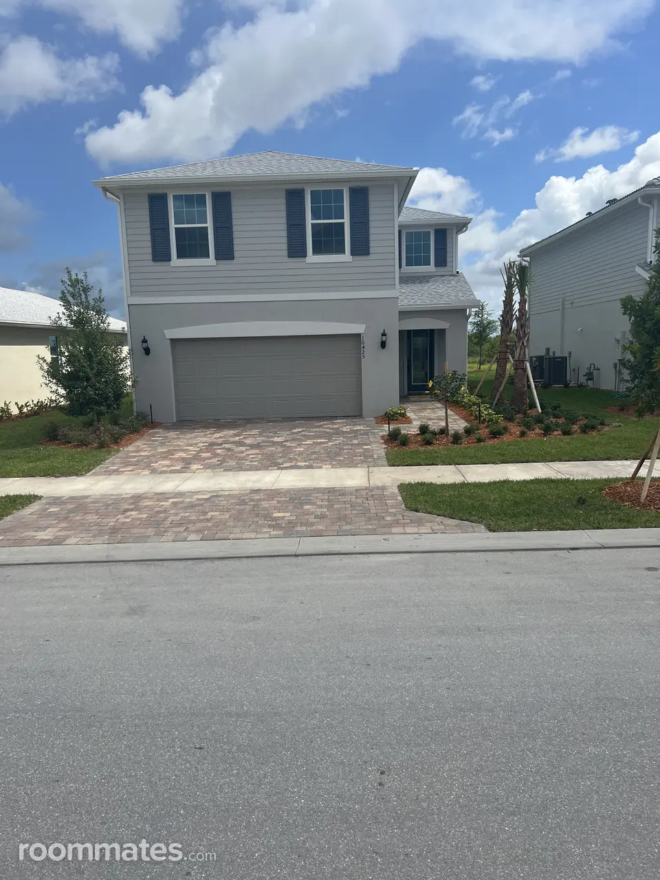 Profile photo 1 of 4