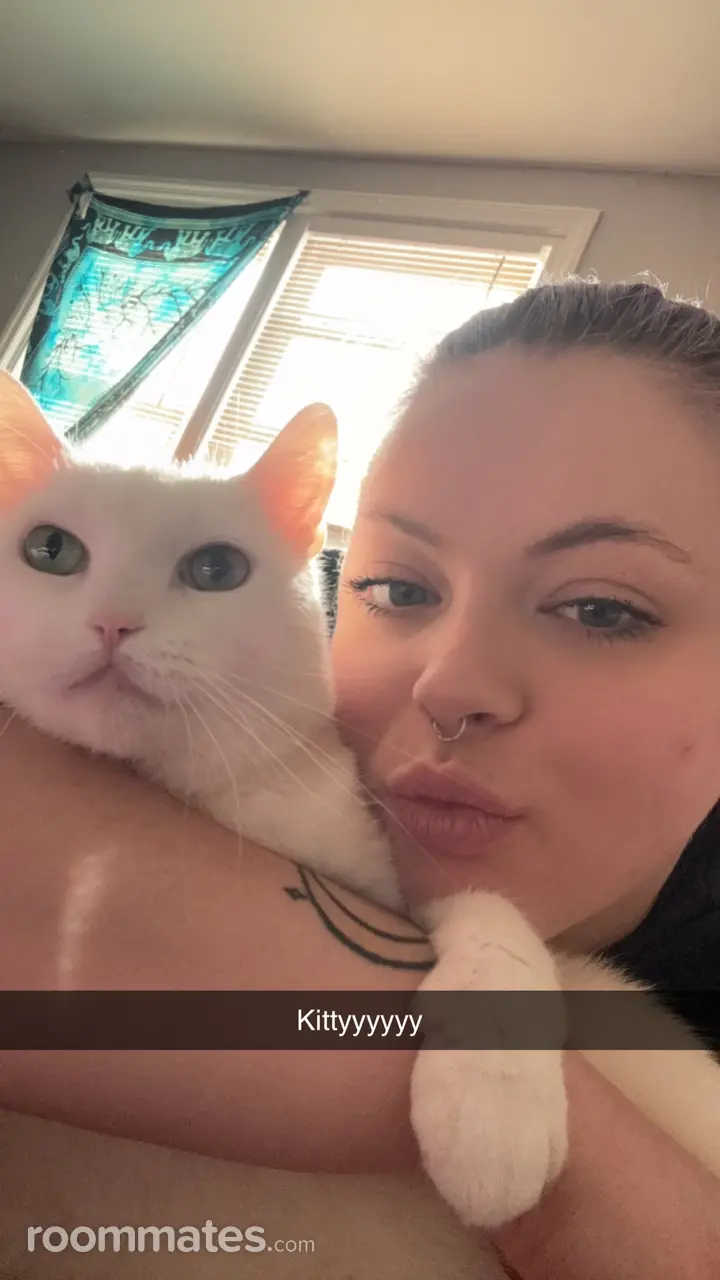 Profile photo 3 of 8