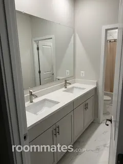 Room for rent in Lewes, DE $875, house