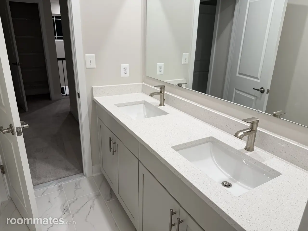 Profile photo 8 of 11