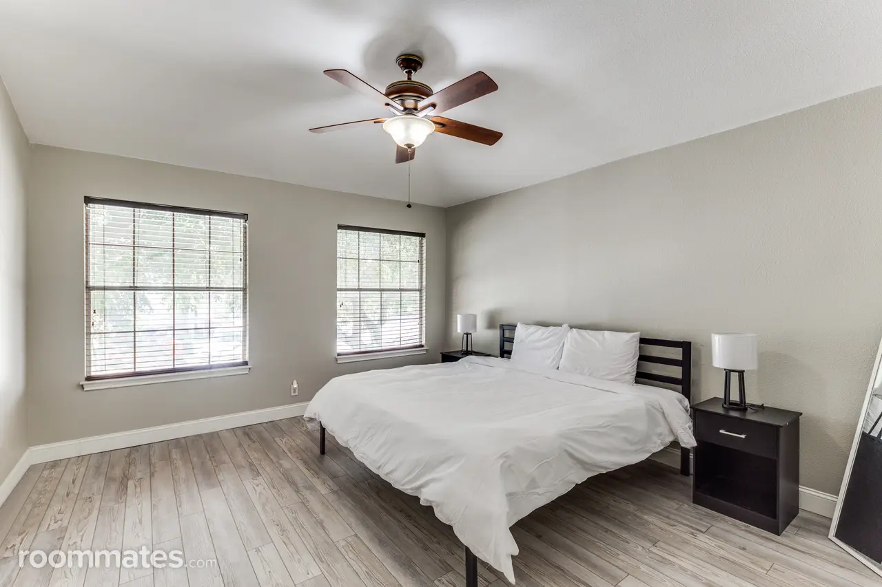 Profile photo 1 of 8