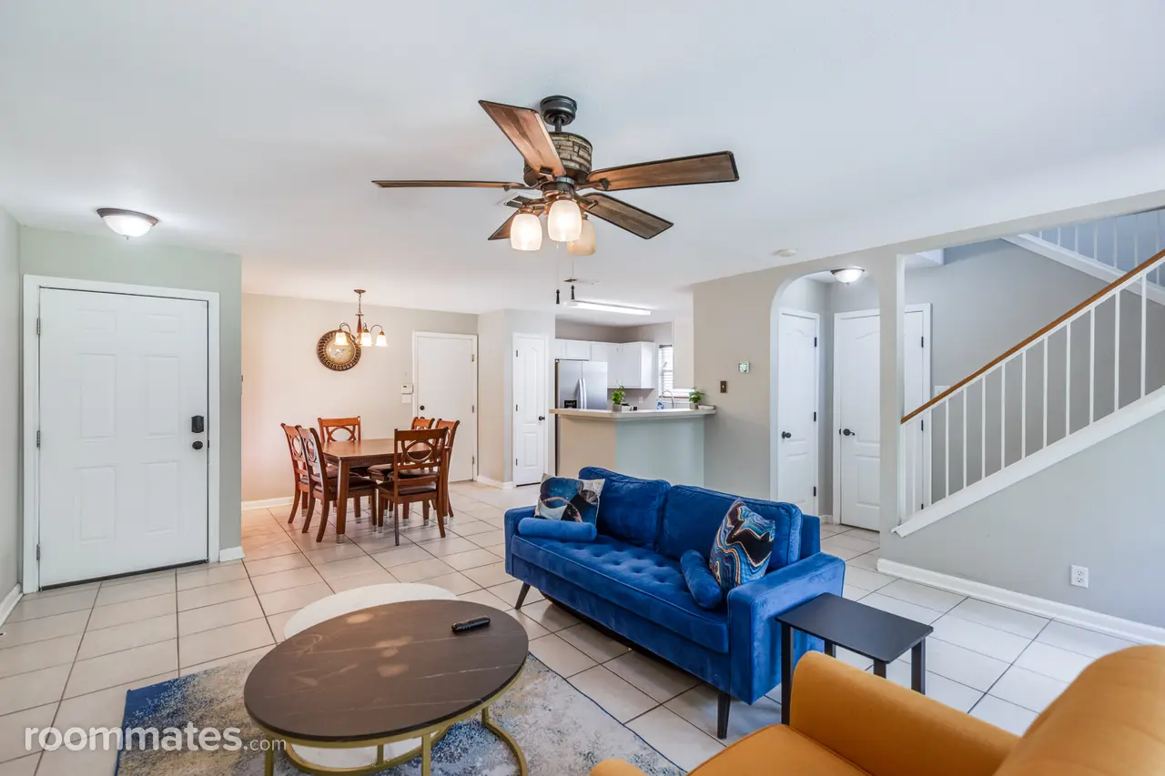 Profile photo 6 of 8