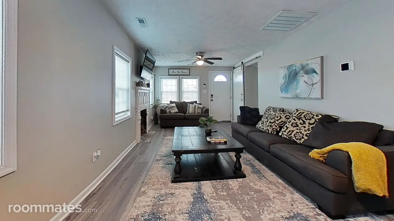 Profile photo 7 of 8