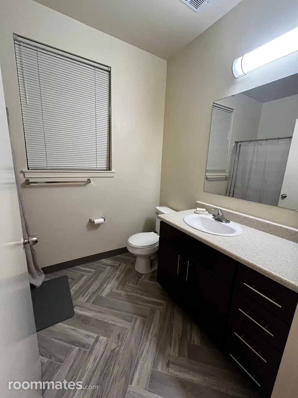 Profile photo 6 of 14