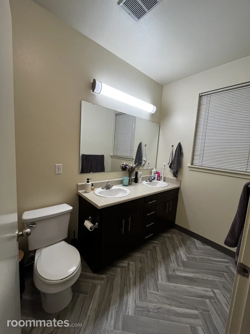 Profile photo 3 of 14