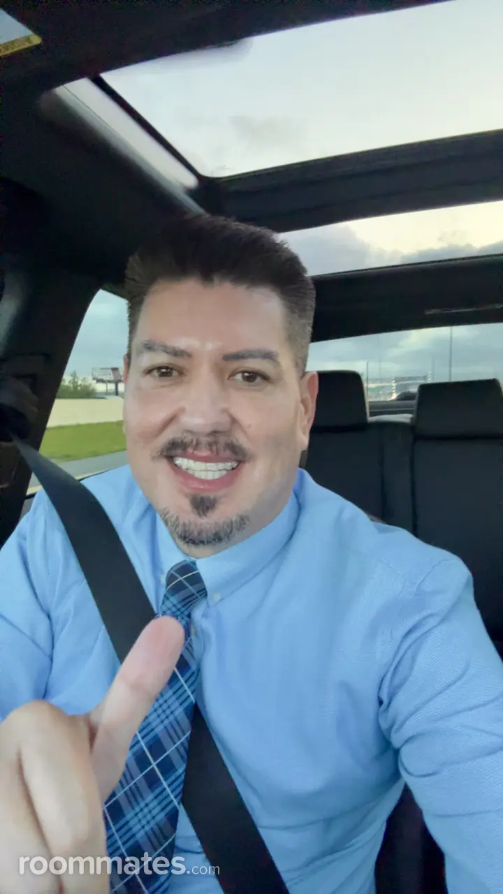 Profile photo 10 of 10