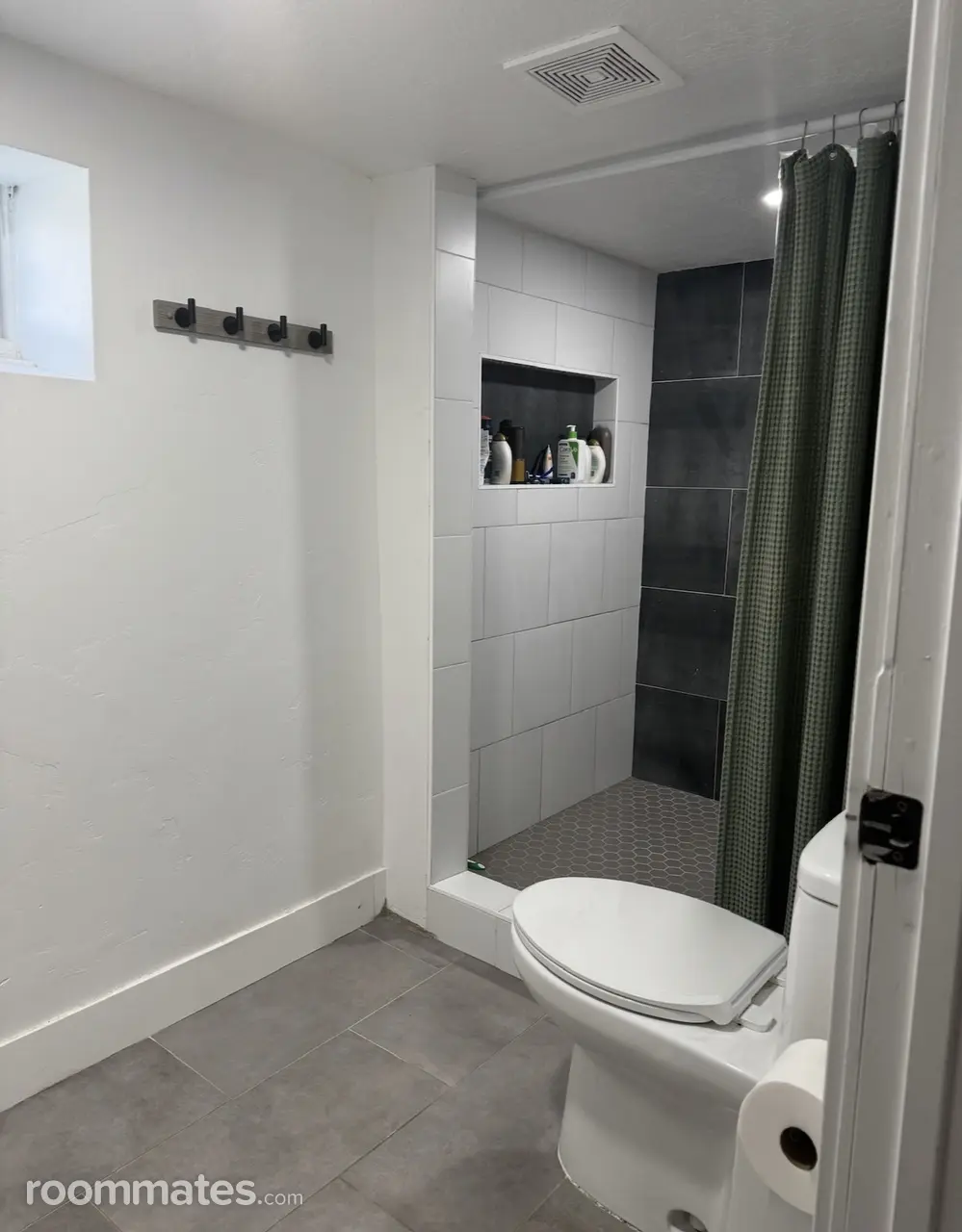 Profile photo 3 of 16