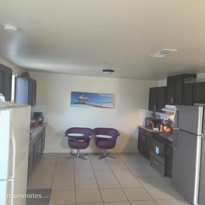 Room for rent in Los Angeles, CA $800, house