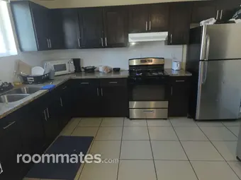 Room for rent in Los Angeles, CA $1300, house