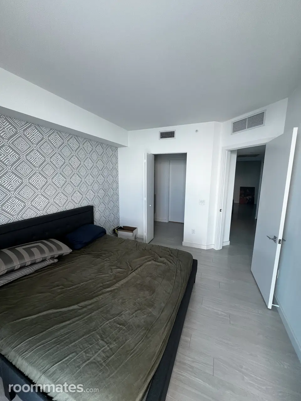 Profile photo 8 of 10