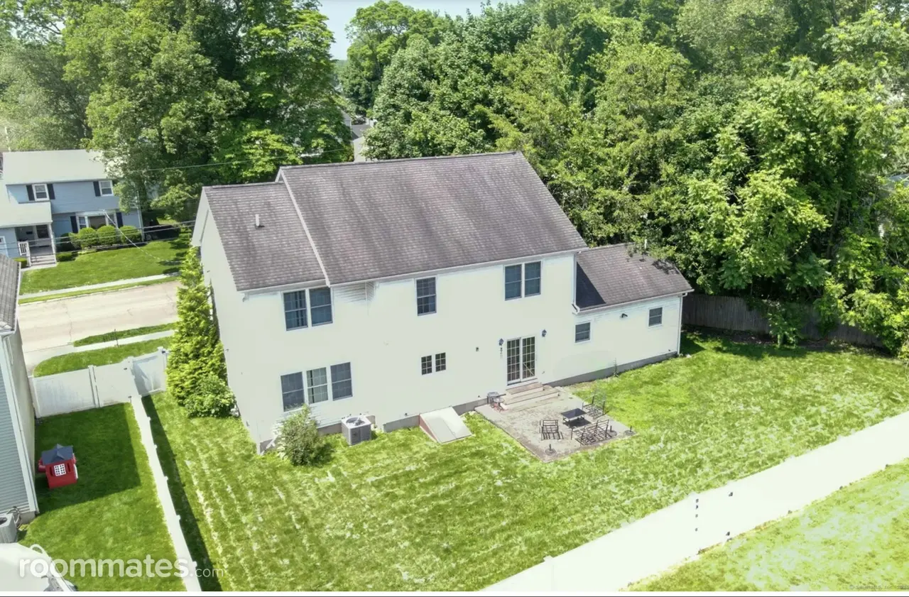 Profile photo 7 of 11