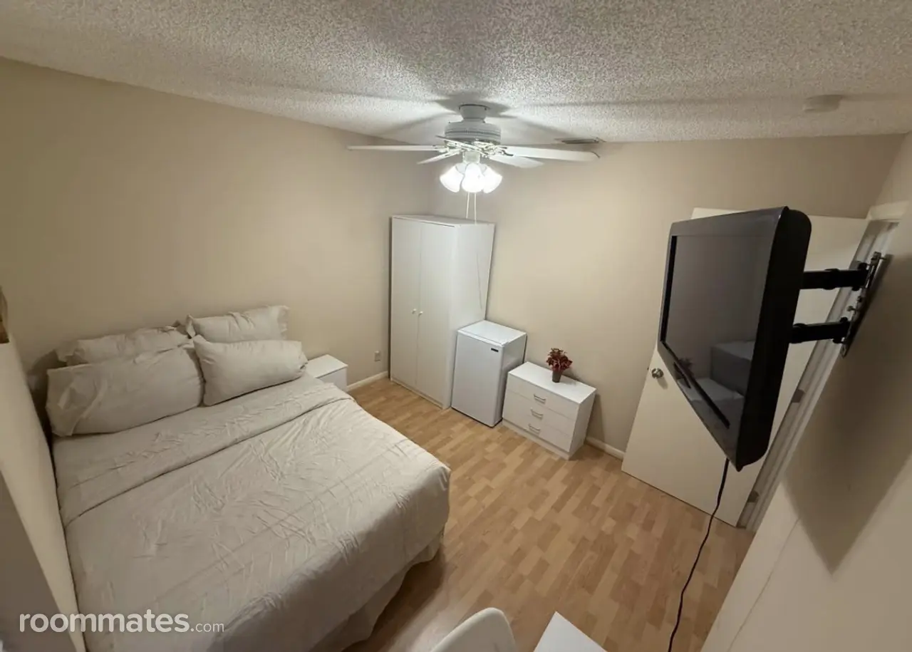 Profile photo 2 of 10