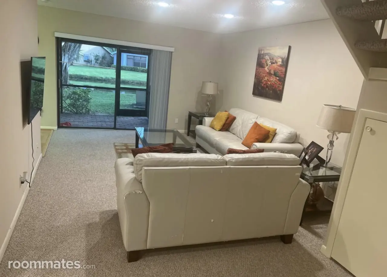 Profile photo 1 of 10