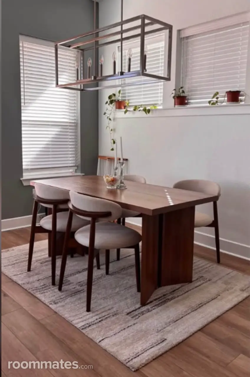 Profile photo 1 of 2