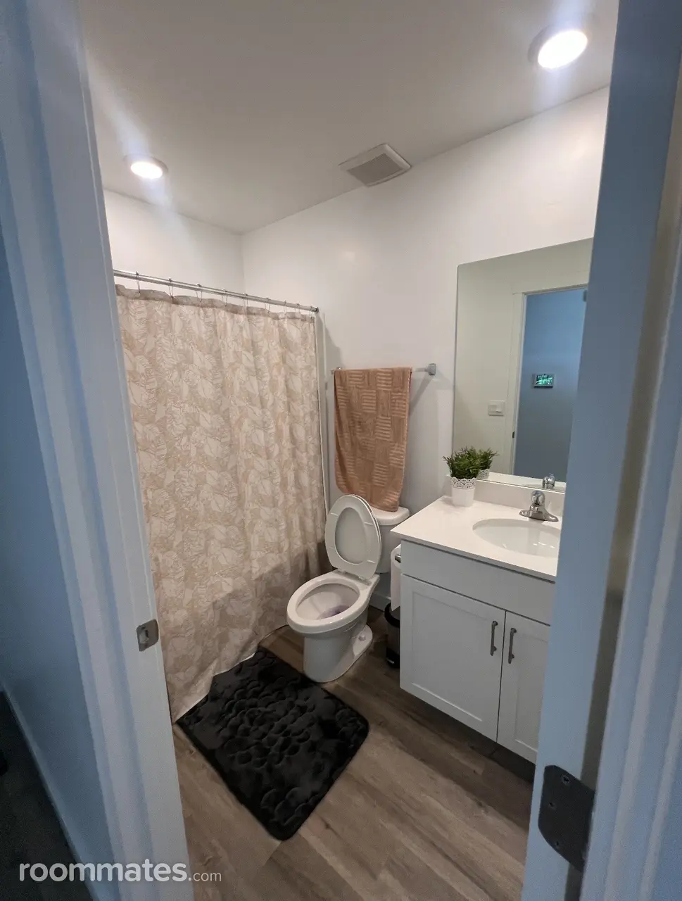 Profile photo 4 of 11