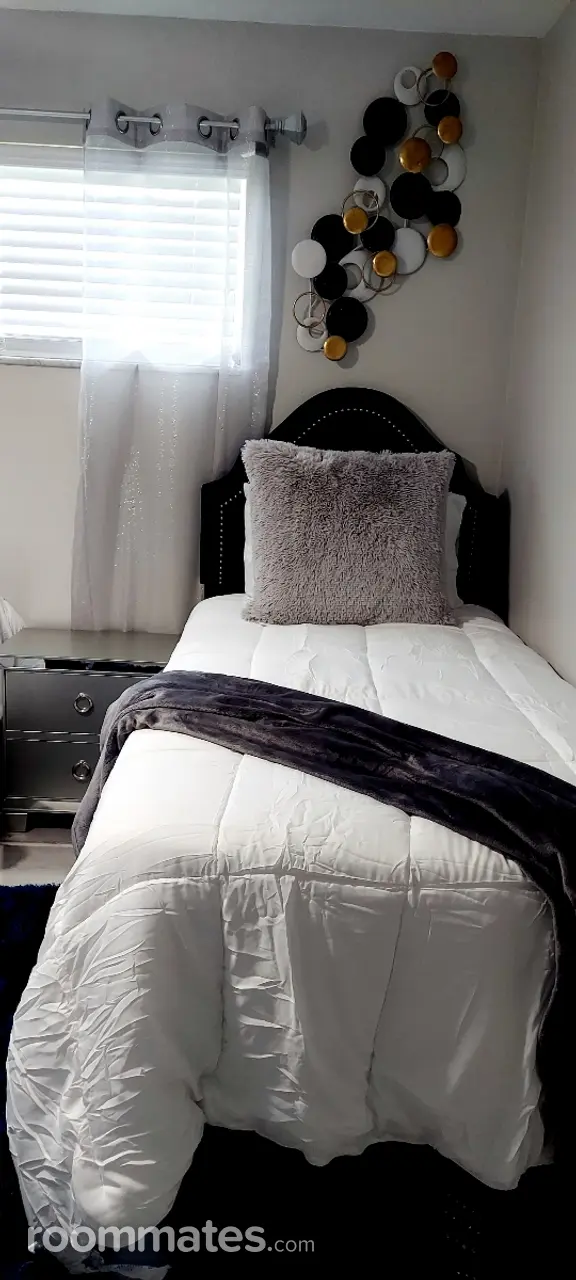 Profile photo 2 of 6