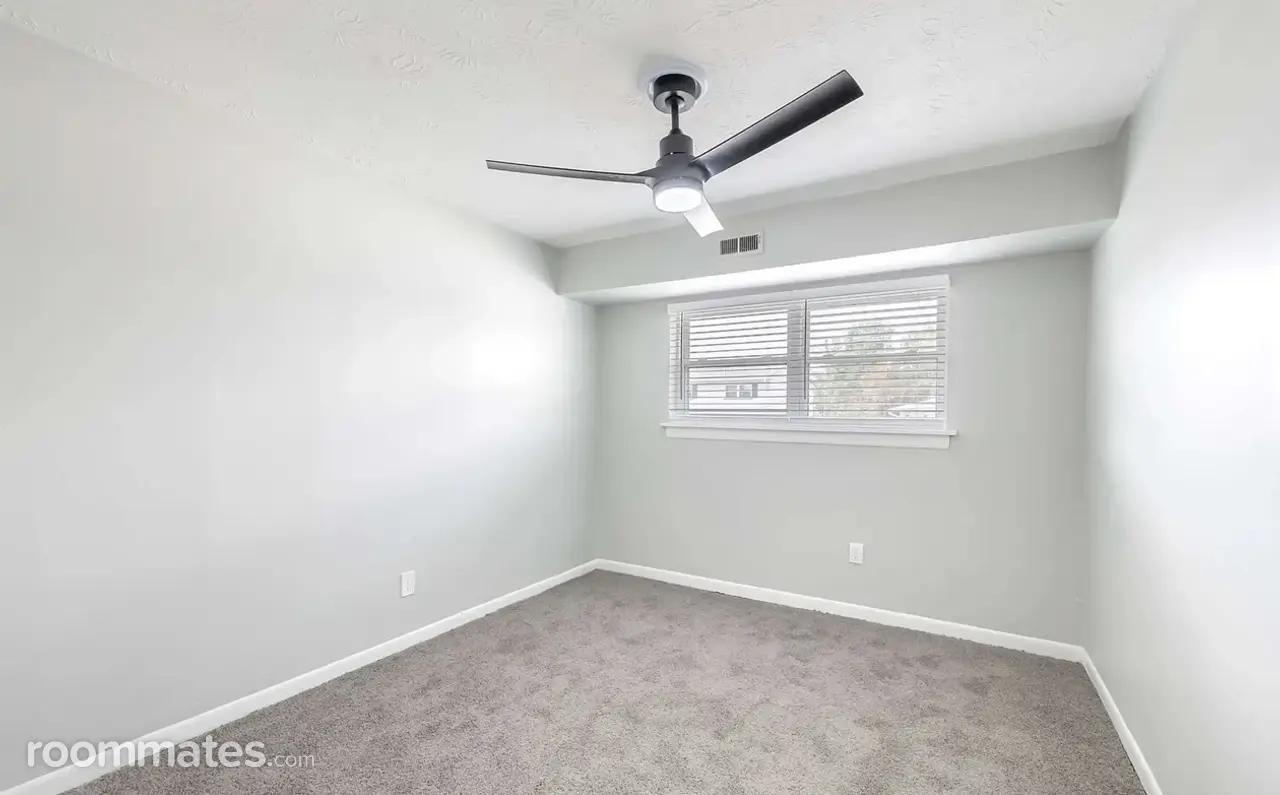 Profile photo 1 of 3