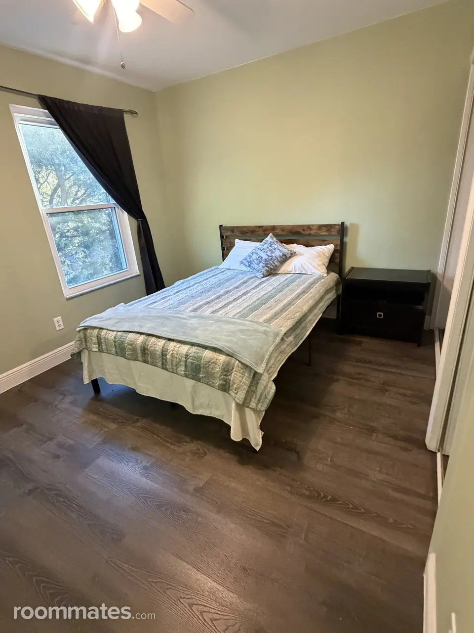 Profile photo 9 of 21