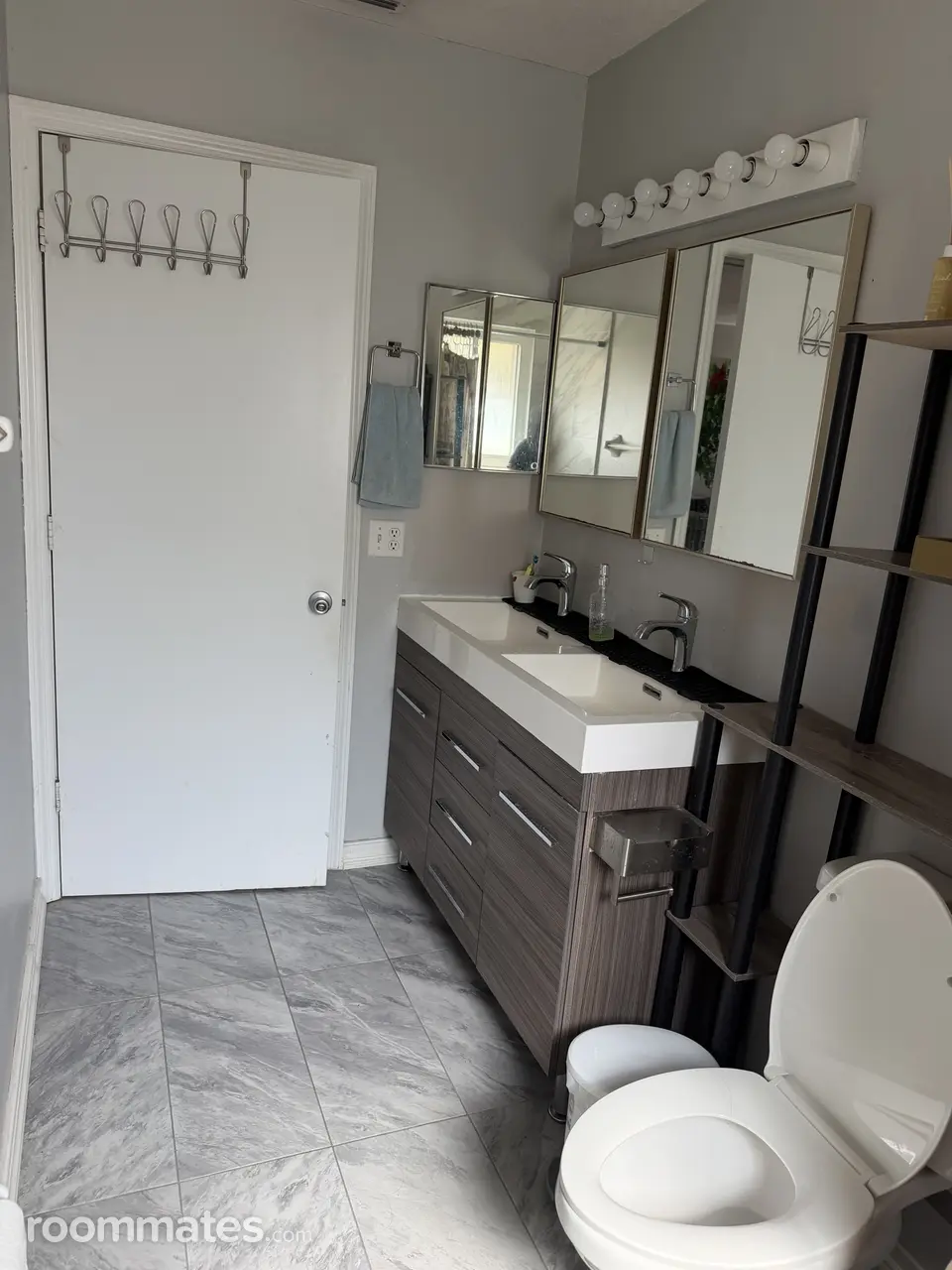 Profile photo 12 of 21