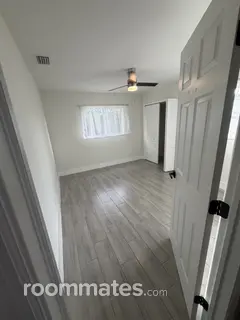 Room for rent in Lehigh Acres, FL $700, house