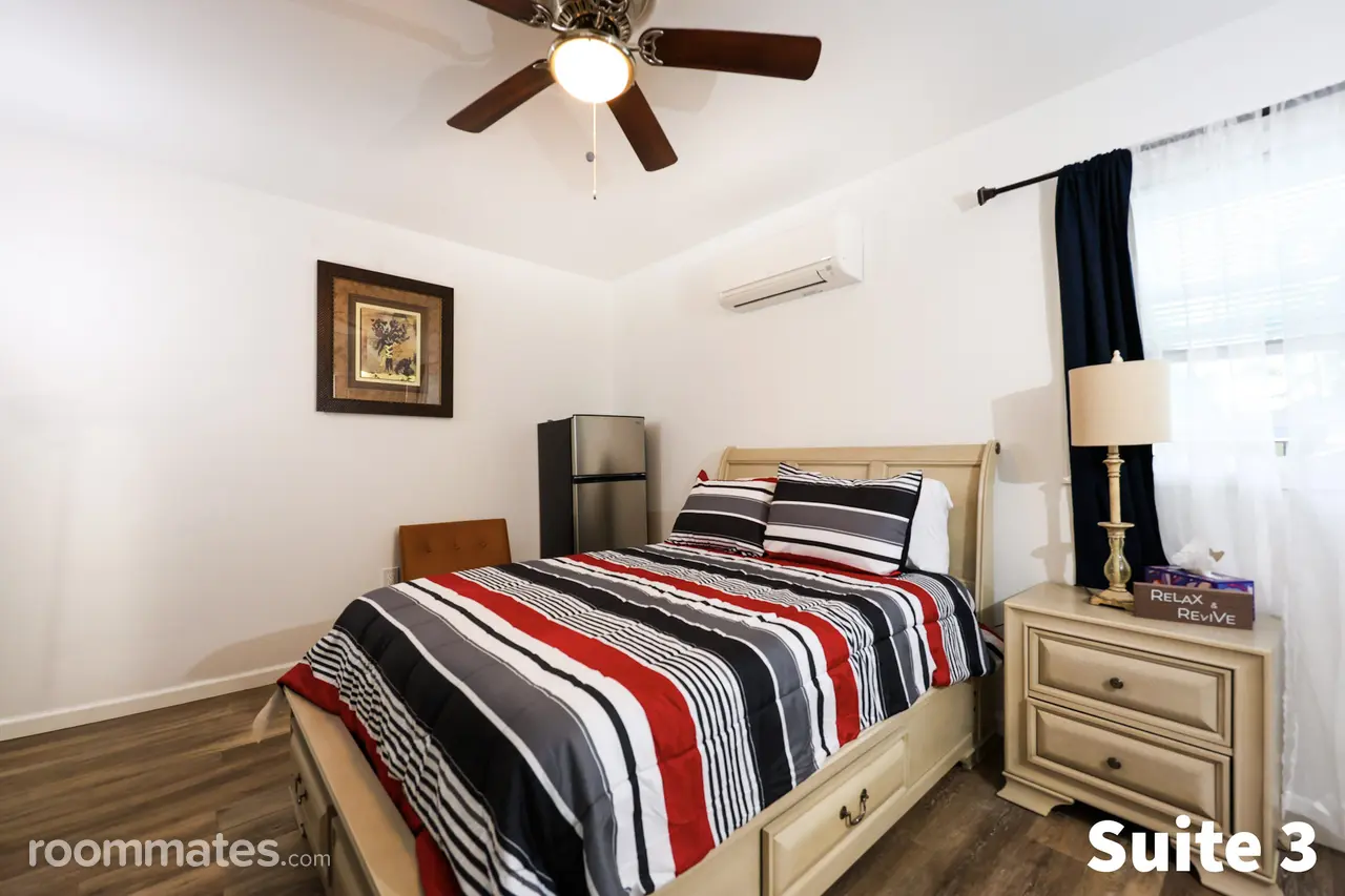 Profile photo 4 of 12