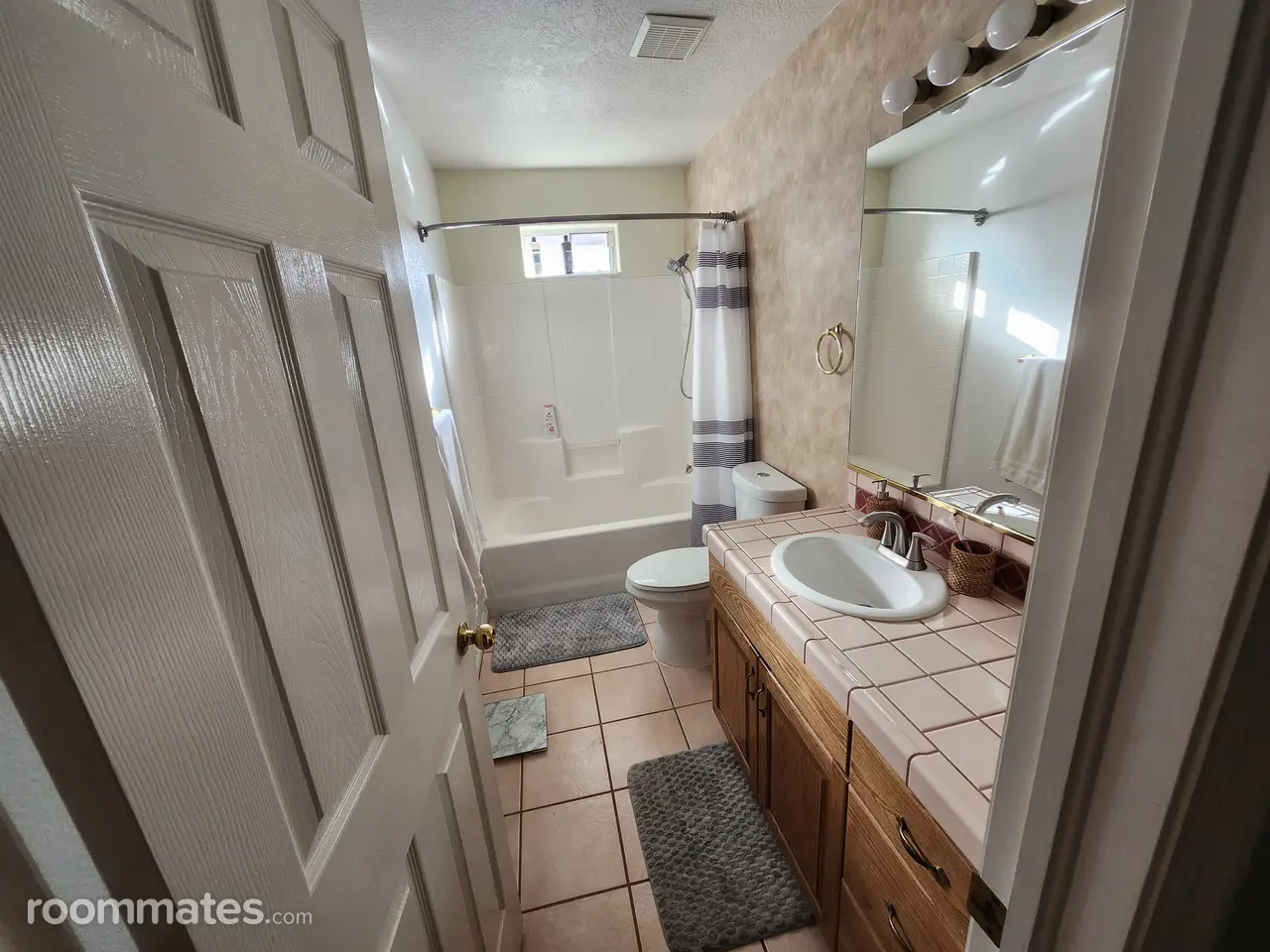 Profile photo 4 of 11