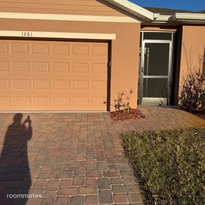 Room for rent in Melbourne, FL $1000, house