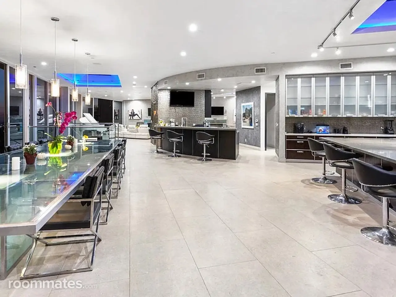 Profile photo 8 of 11