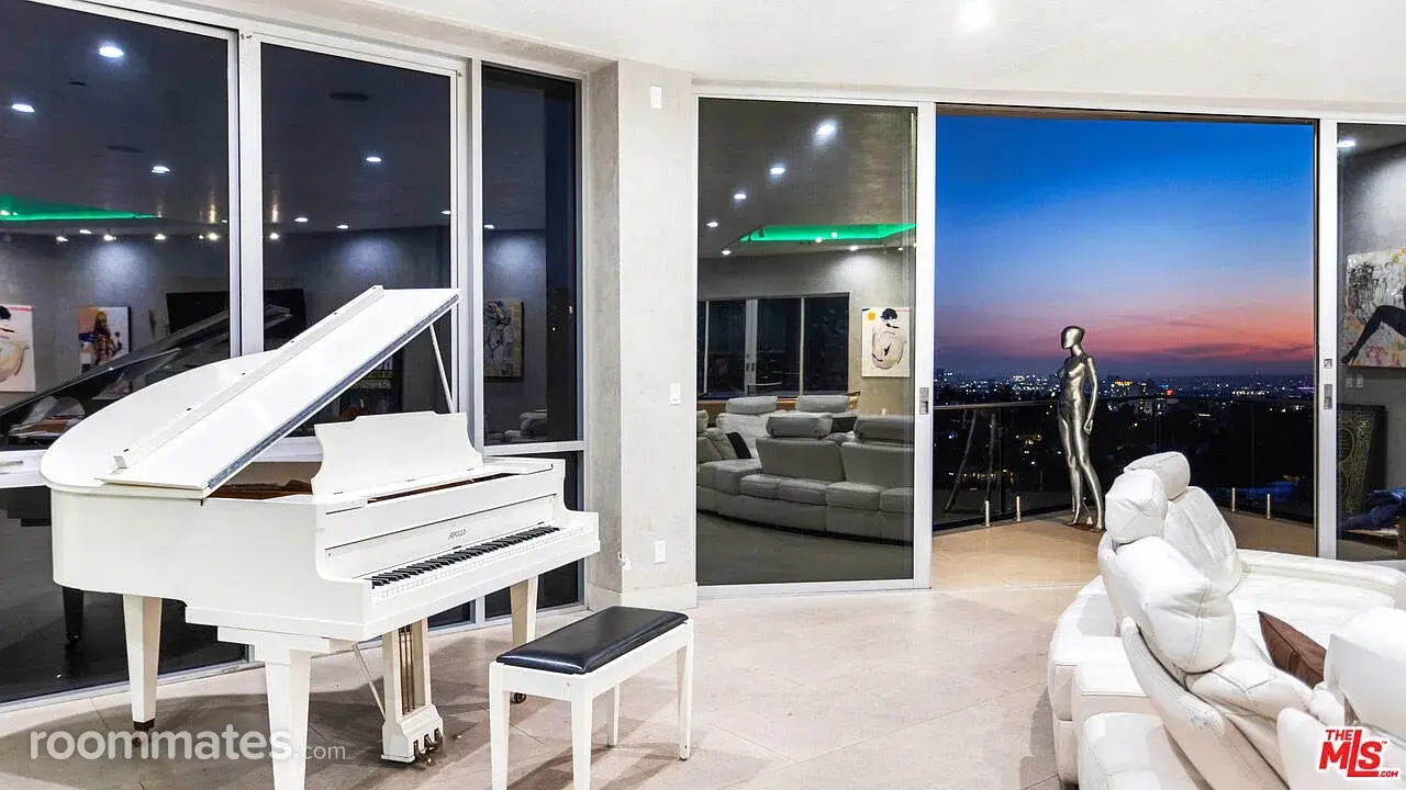 Profile photo 2 of 11