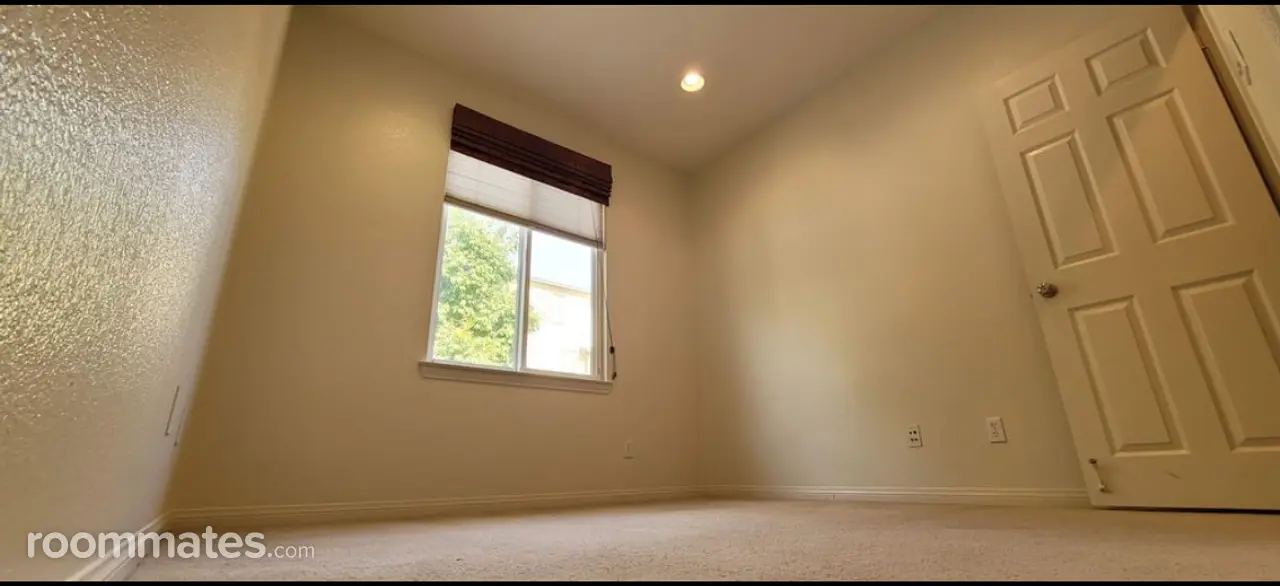 Profile photo 6 of 6