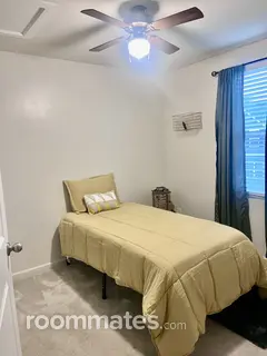 Room for rent in Charlotte, NC $800, townhouse