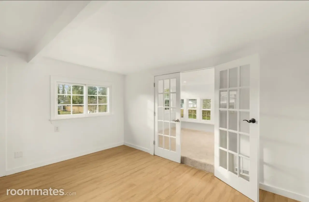 Profile photo 3 of 11