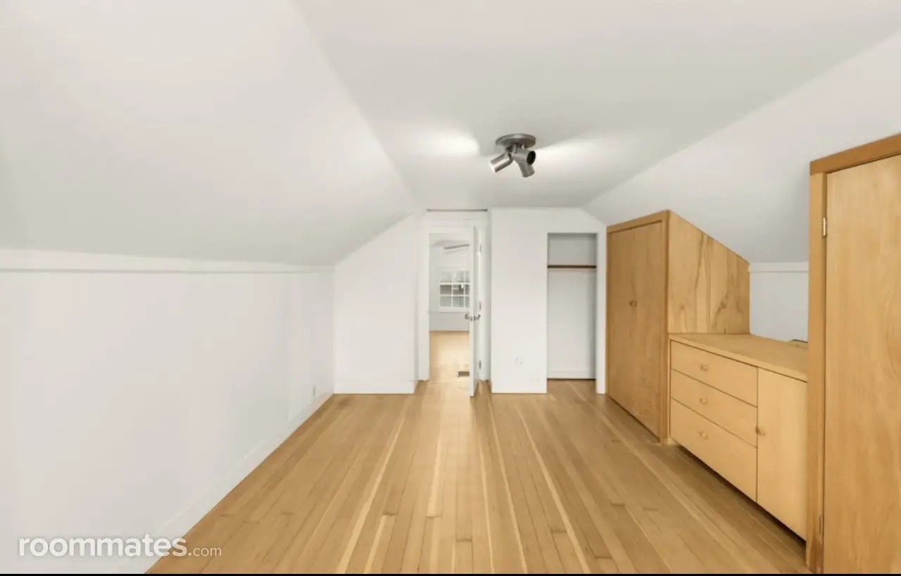 Profile photo 8 of 11