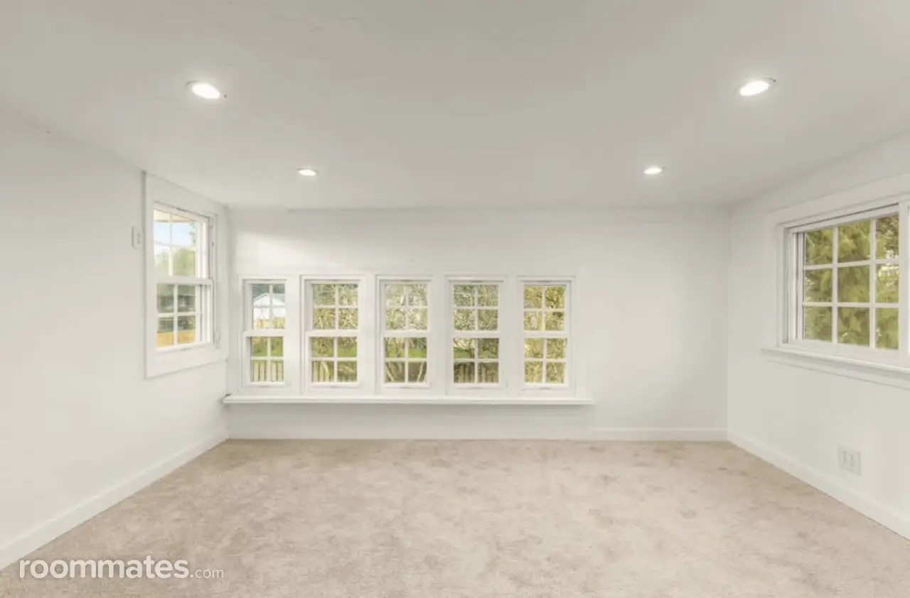 Profile photo 2 of 11