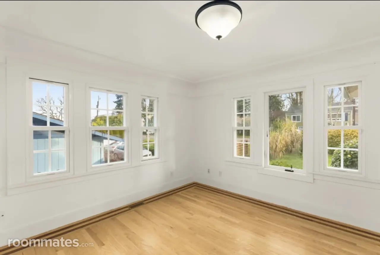 Profile photo 4 of 11