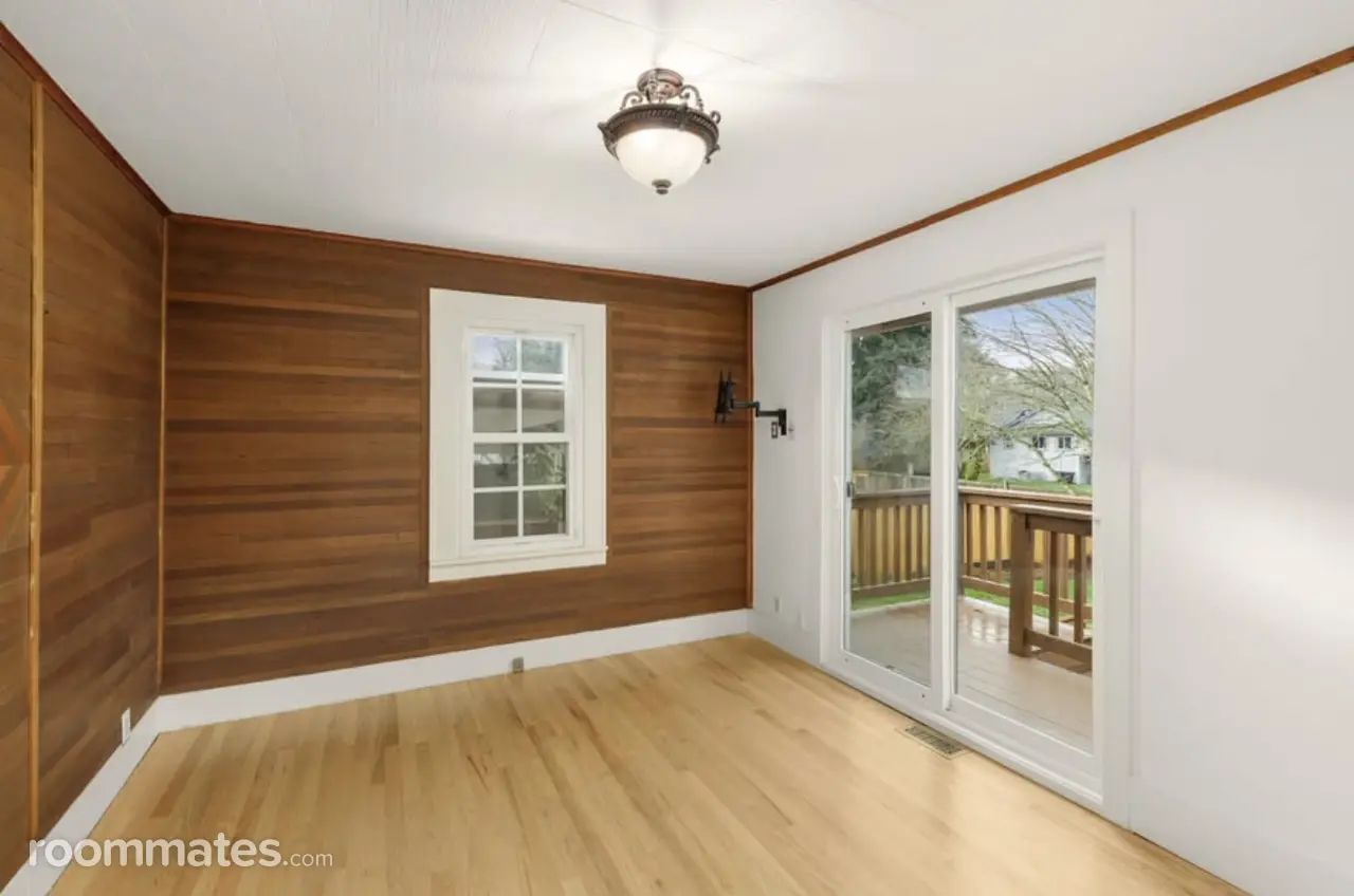 Profile photo 7 of 11