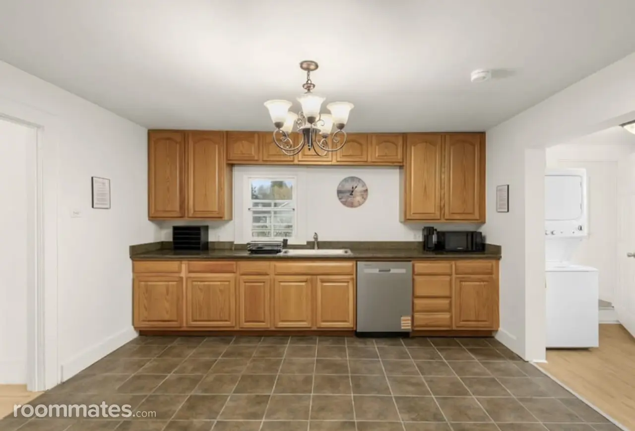 Profile photo 6 of 11