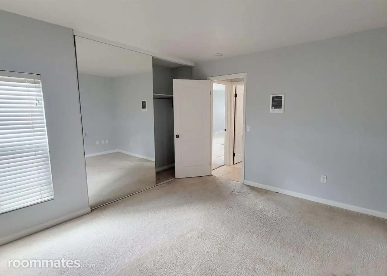 Profile photo 1 of 11