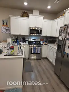 Room for rent in Bonney Lake, WA $1300, townhouse