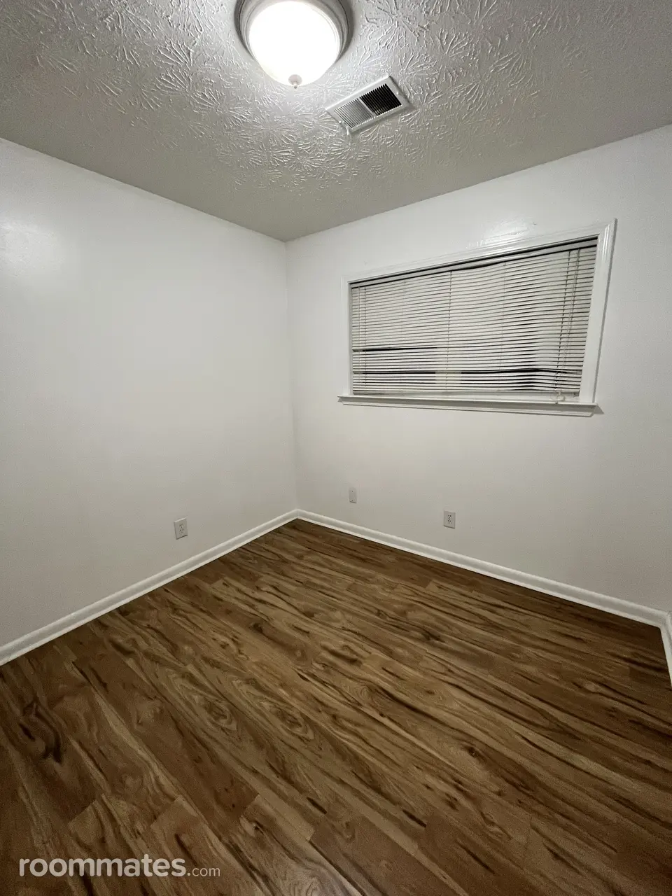 Profile photo 3 of 4