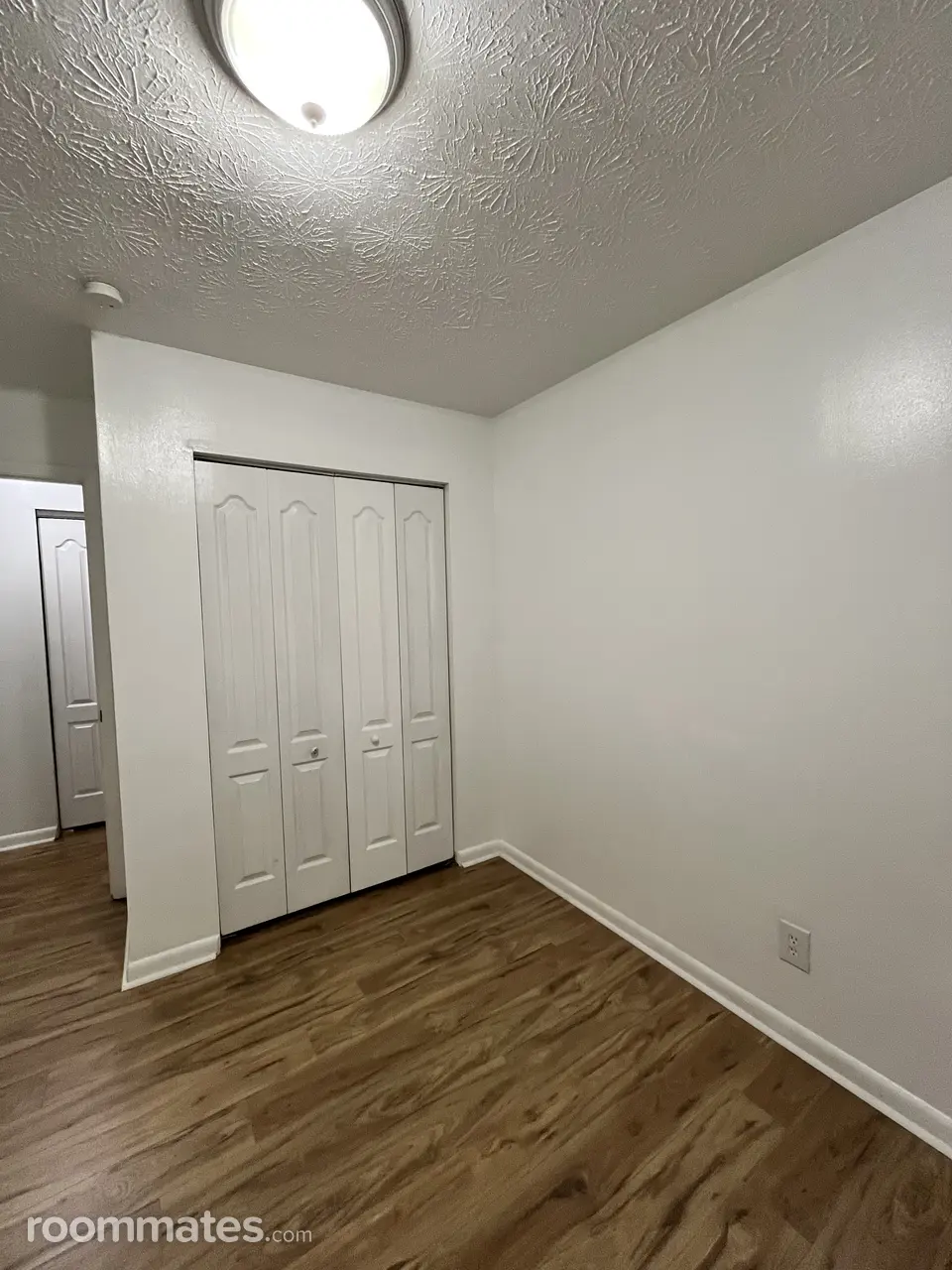 Profile photo 1 of 4