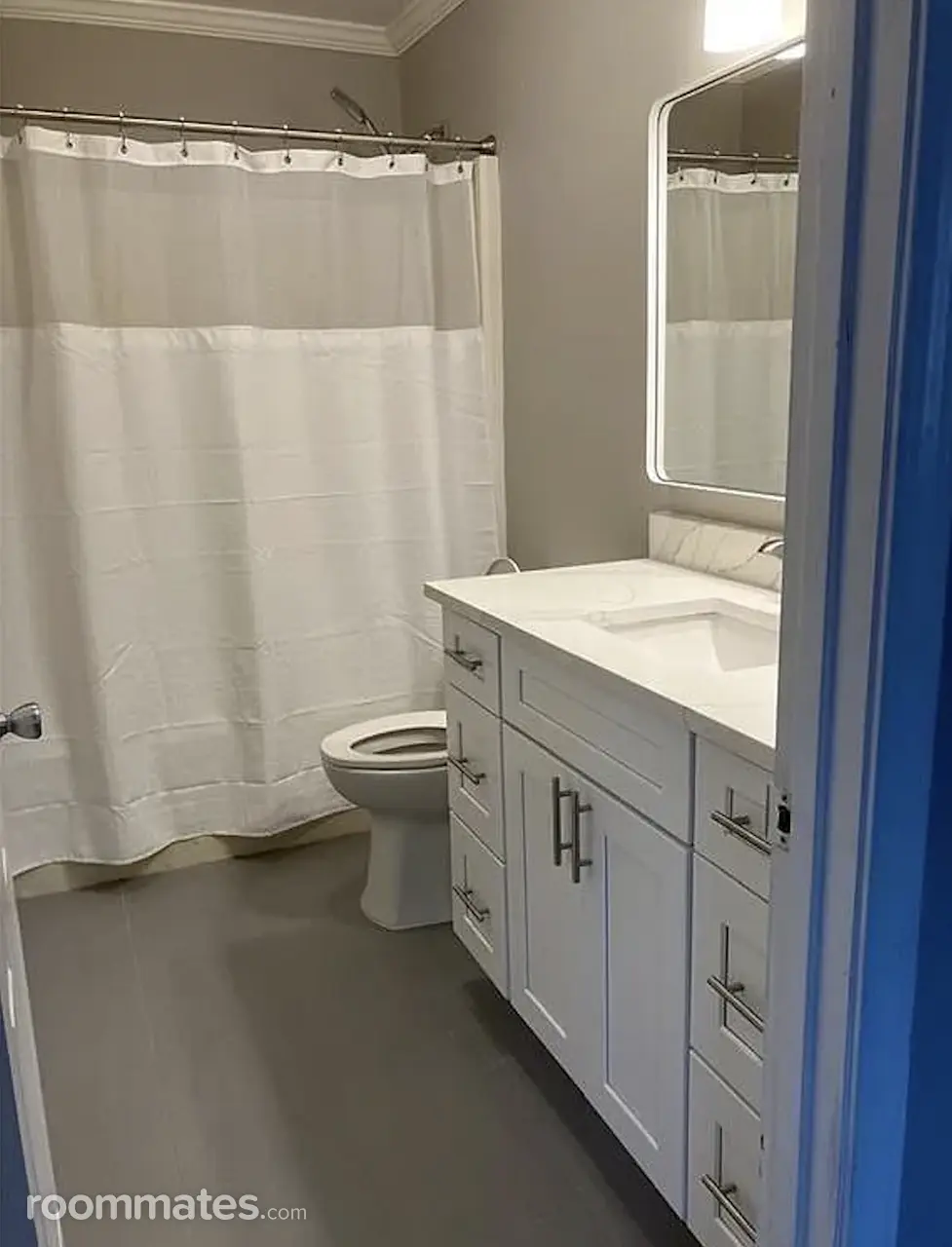 Profile photo 3 of 4