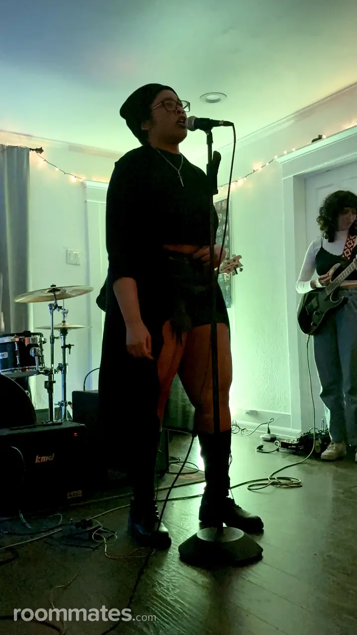 Profile photo 4 of 5