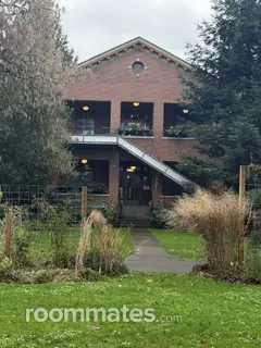 Room for rent in Gresham, OR $850, house