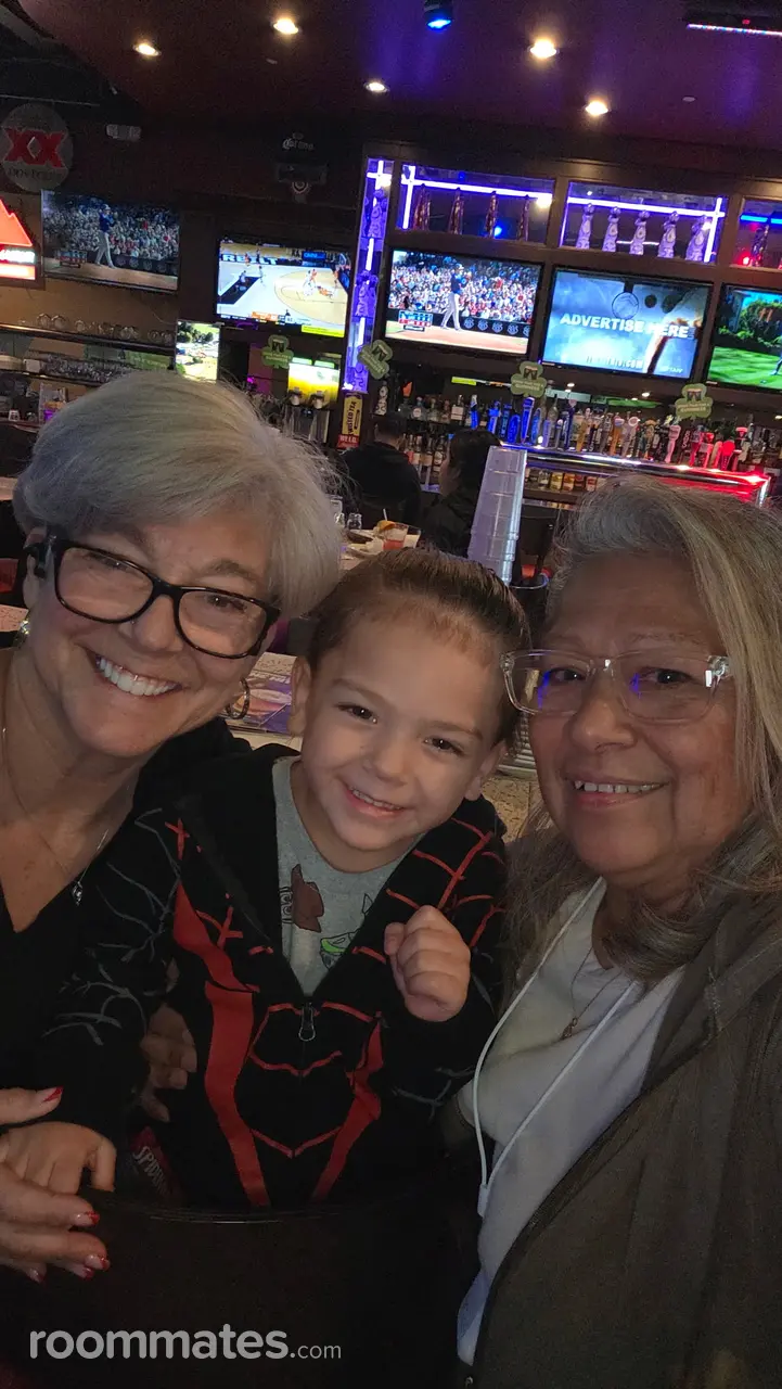 Profile photo 3 of 4