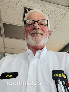 Roommate looking Reno, NV, $800